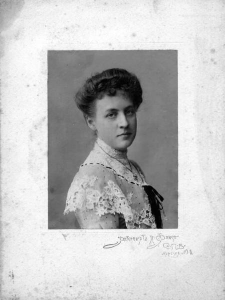 Портрет молодой дамы, 1901 - 1907, г. Санкт-Петербург
