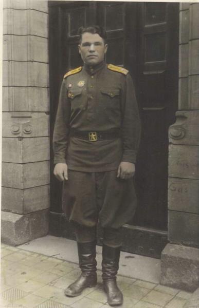Портрет боевого офицера, 1943 - 1945