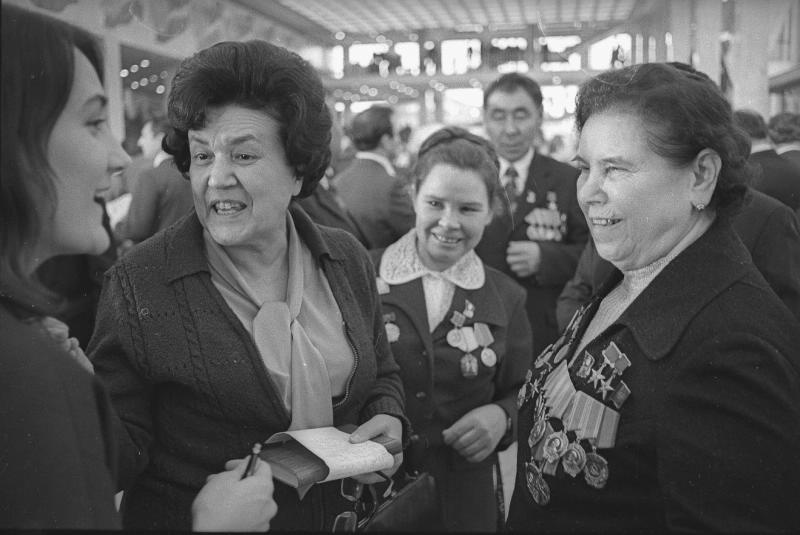 Прасковья Малинина на XXV съезде КПСС, 24 февраля 1976 - 5 марта 1976, г. Москва