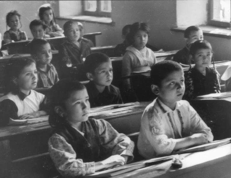 Школьники за партами, 1962 - 1969, Узбекская ССР
