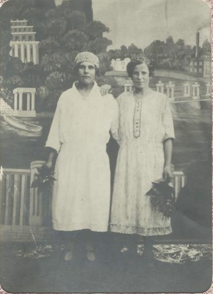 Портрет двух женщин, 1920-е