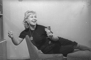 Ираида Муштакова, 1961 - 1963, г. Москва. Выставка «Советские блондинки» с этой фотографией.