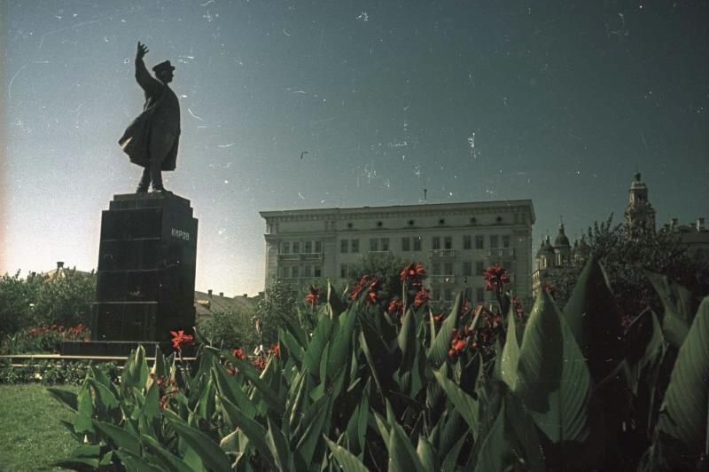 Памятник Сергею Кирову, 1949 год, г. Астрахань