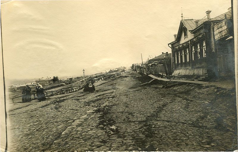 Последствия оползня. Подгорная часть Симбирска, май 1915, г. Симбирск. С 1924 года - Ульяновск.