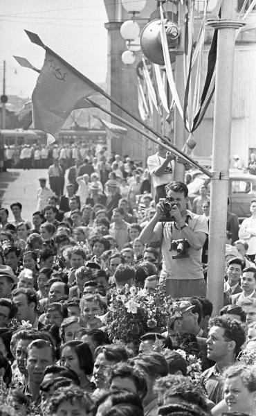 VI Всемирный фестиваль молодежи и студентов. Театрализованное шествие, 28 июля 1957 - 11 августа 1957, г. Москва