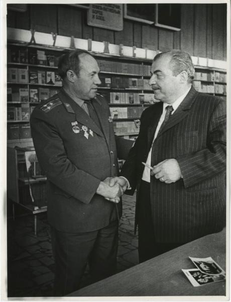 Торговый зал «Дома военной книги», 1970-е, г. Москва