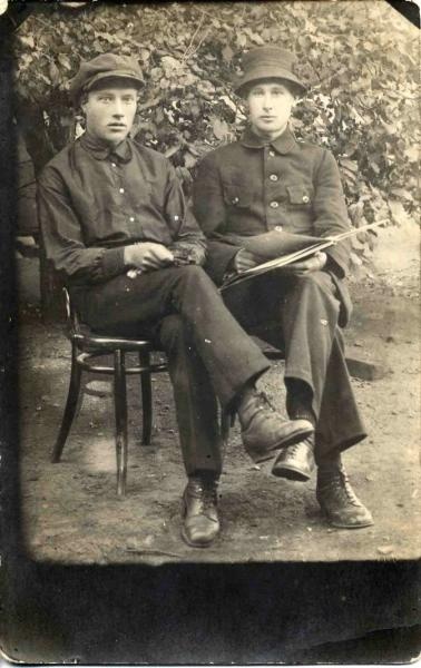 Портрет двух юношей, 1925 год, Пензенская губ., Городищенский у., с. Никольско-Пестровское