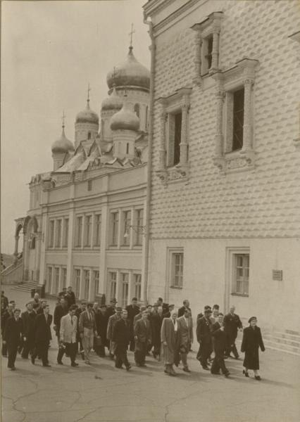 Участники встречи на Эльбе. На Соборной площади, 9 - 18 мая 1955, г. Москва