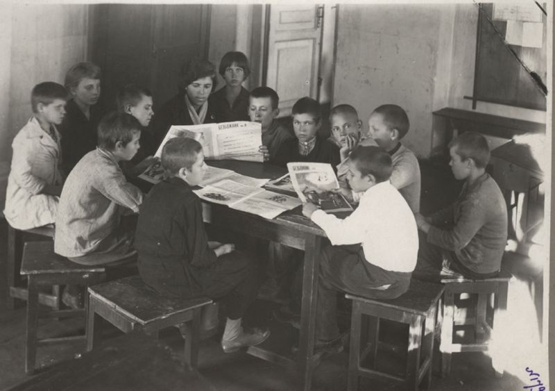 Кружок юных безбожников в специальной школе № 11 города Мурома, 1930-е, г. Муром. Выставка «В школу!» с этой фотографией.