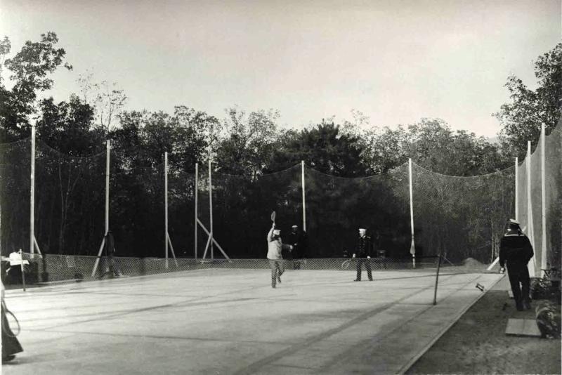 Придворные Свиты императора Николая II на корте во время игры в теннис, 1910 - 1914, Таврическая губ., Ялтинский у., Дерекойская волость, Ливадия
