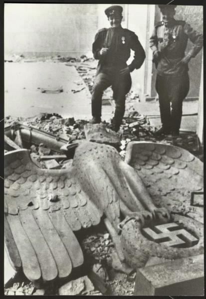 Рейх повержен, апрель - май 1945, Германия, г. Берлин