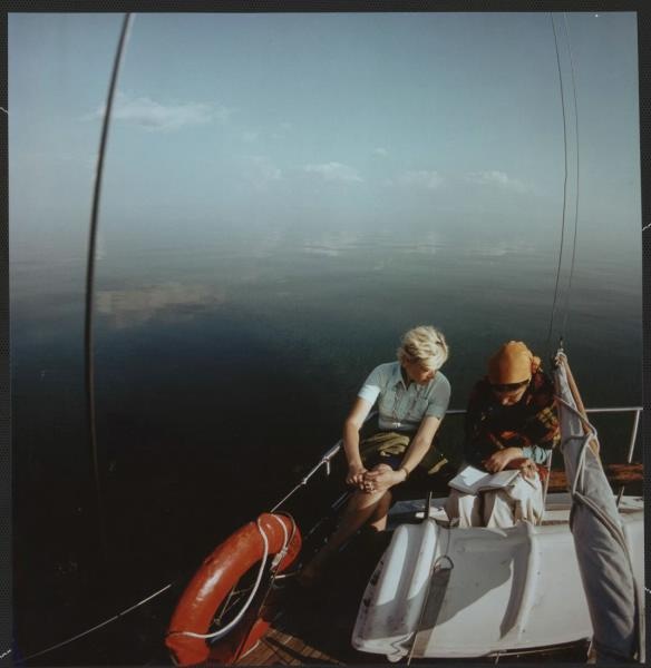 Двое в лодке, 1970-е. Выставка «Для спасения утопающих» с этой фотографией.