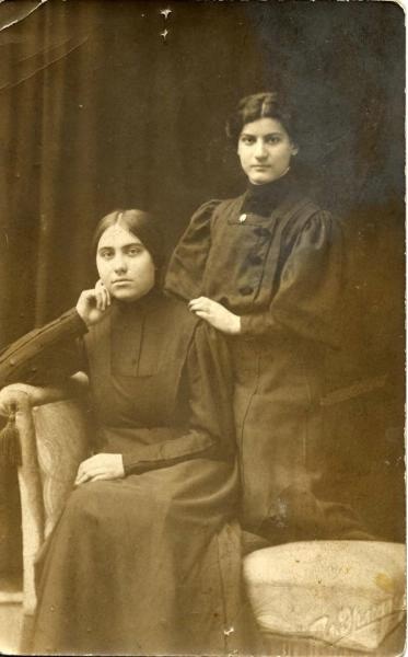 Портрет двух молодых женщин, 1910 - 1915