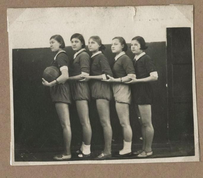 Волейболистки, 1930-е