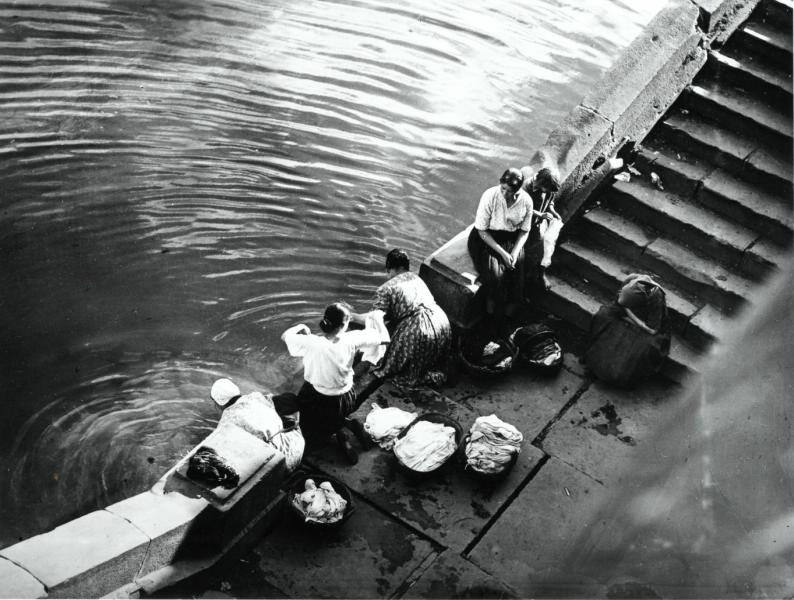 Прачки на Москва-реке, 1925 год, г. Москва. Выставка «Из наследия Семена Фридлянда» с этой фотографией.