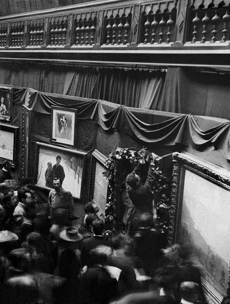 Митинг в защиту Льва Толстого у его портрета на передвижной выставке в Санкт-Петербурге, март 1901, г. Санкт-Петербург