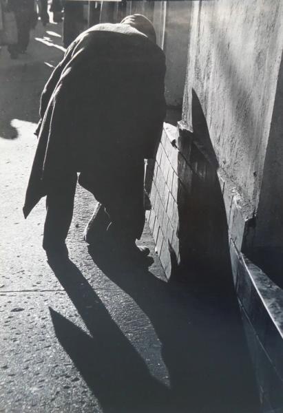 Старик, 1980 год. Выставка «Фотография как…» с этой фотографией.