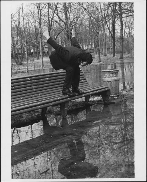 Леонид Енгибаров, 4 апреля 1969, г. Москва. Выставка «"Философ на манеже". Грустный клоун Леонид Енгибаров» с этой фотографией.