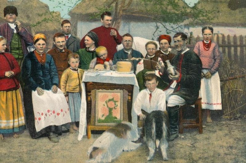 Типы и виды Малороссии. На Великдень, 1900-е. Великдень – украинское название праздника Пасха.&nbsp;Выставка «Светлая седмица» с этой фотографией.