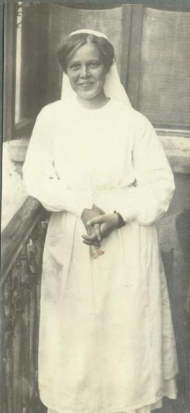 Портрет медсестры, 1914 - 1918. Из серии «Хроники жизни полевого госпиталя».