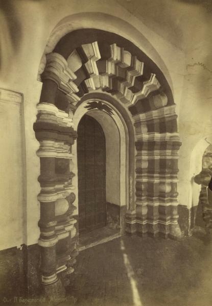 Южная дверь церкви Иоанна Богослова в Ростове Ярославском, 1880-е, г. Ростов