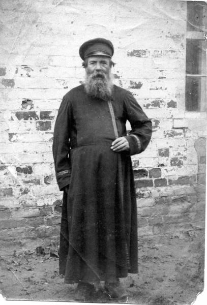 Портрет мужчины в картузе и кафтане, 1910-е. Авторство снимка приписывается Алексею Мазурину.