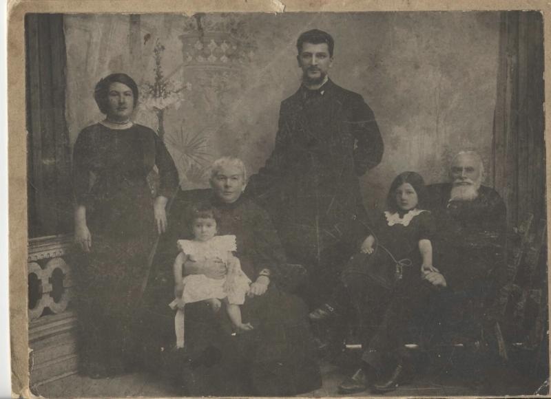 Портрет семьи Израевых – Рацер, 1912 год, Ковенская губ., г. Тельши