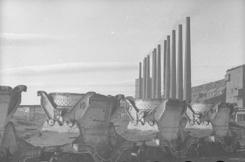 На подъездных путях к мартеновскому цеху, 1937 год, г. Магнитогорск