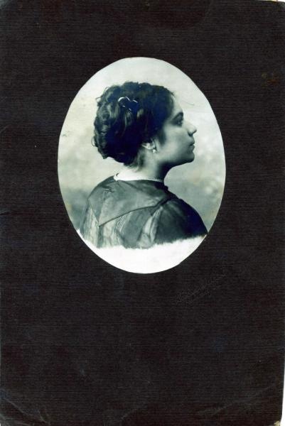 Женский портрет, 1900-е, г. Санкт-Петербург