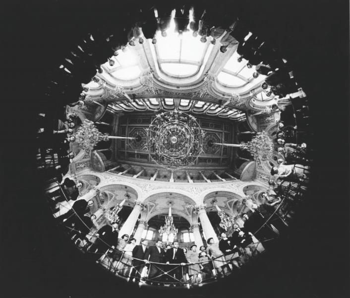Эрмитаж, 1966 год, г. Ленинград. Выставка «Эрмитаж снаружи и внутри» с этой фотографией. 