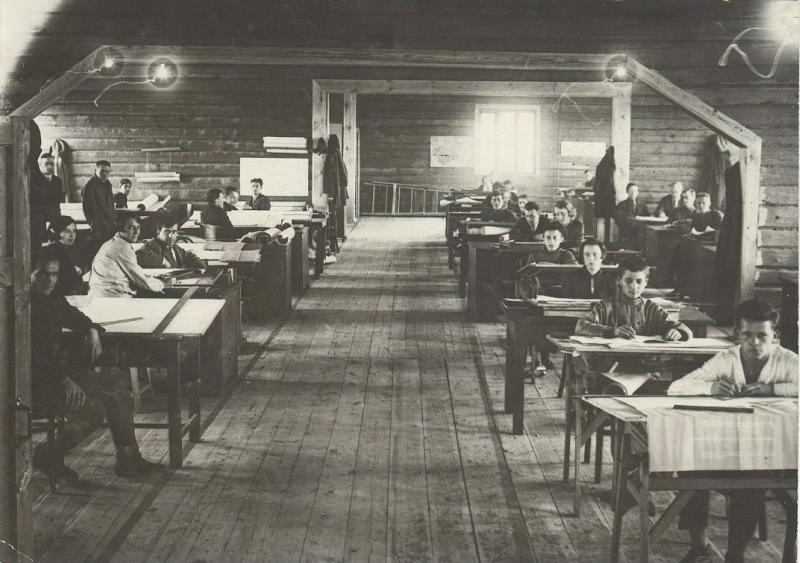 Рабочий день в советской конторе, 1930-е