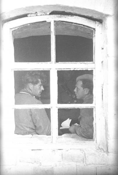 Трое военных в комнате у окна, 1941 - 1945