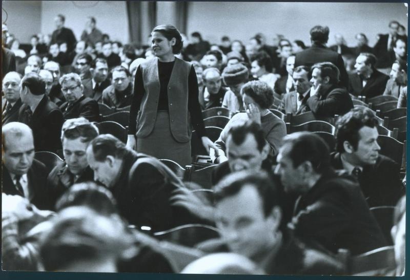 На собрании, 1976 год, Горьковская обл., г. Горький. Горьковская область с 1990 года – Нижегородская, а город Горький – Нижний Новгород.