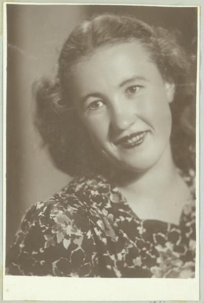 Портрет девушки, 1940-е