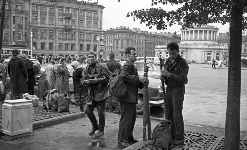 Площадь Восстания. На стоянке такси, 1965 год, г. Ленинград