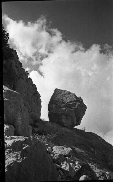 На склоне горы «Кошка», 1930-е, Крымская АССР, пос. Симеиз. Выставка «Отпуск одного фотографа» с этой фотографией.&nbsp;