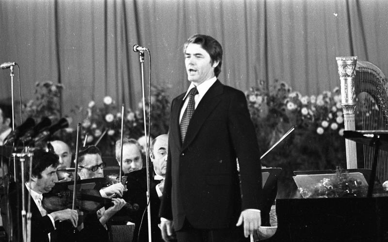 Выступление певца Юрия Гуляева, 1970-е, г. Москва