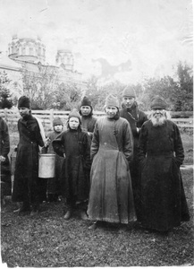 Группа монахов Михайло-Архангельского Черемисского монастыря, 1903 год, Нижегородская губ., г. Васильсурск