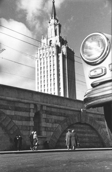 Гостиница «Ленинградская», 1957 год, г. Москва. Выставки&nbsp;«Москва моя любимая»&nbsp;и «Лучшие фотографии ТАСС» с этой фотографией. 