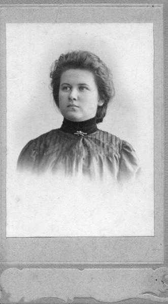 Портрет женщины, 1910-е, г. Кустанай