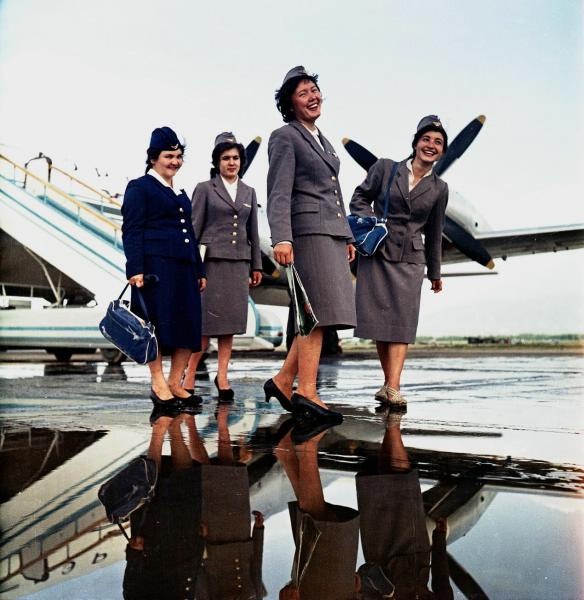 Девушки-бортпроводницы, 1961 год, Казахская ССР, г. Алма-Ата. Выставка «Хроники Алма-Аты» с этой фотографией.