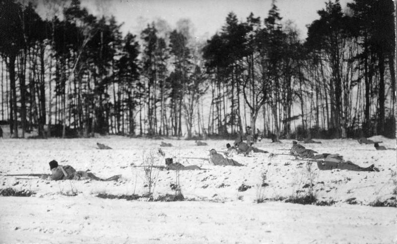 Стрелки в цепи, 1915 год