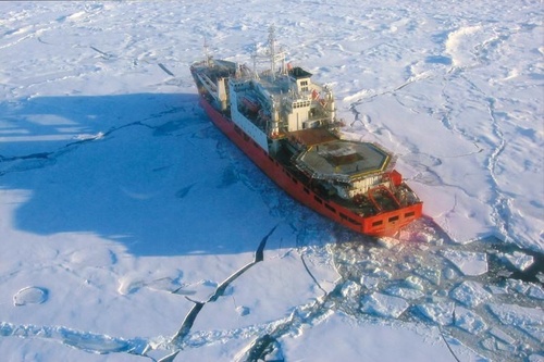 Научно-экспедиционное судно «Академик Федоров» (ААНИИ) выполняет научные исследования в Арктике, 1980-е