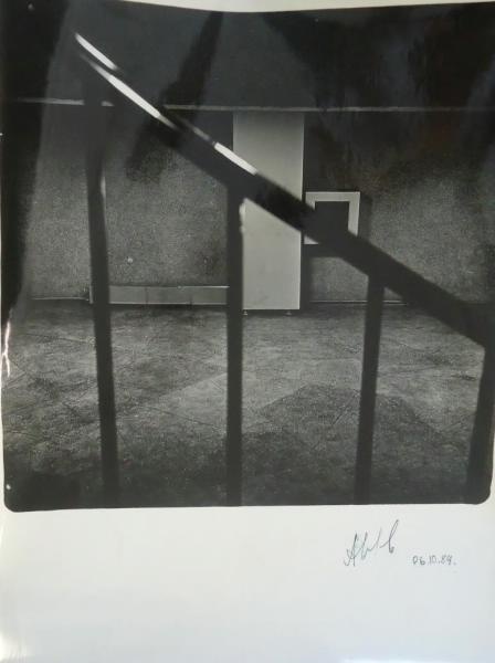 Перила лестницы, 1980 год
