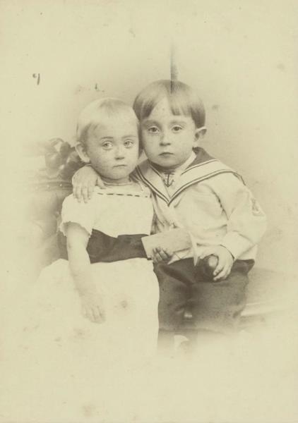 Портрет детей, 1874 - 1879, г. Москва. Альбуминовая печать.