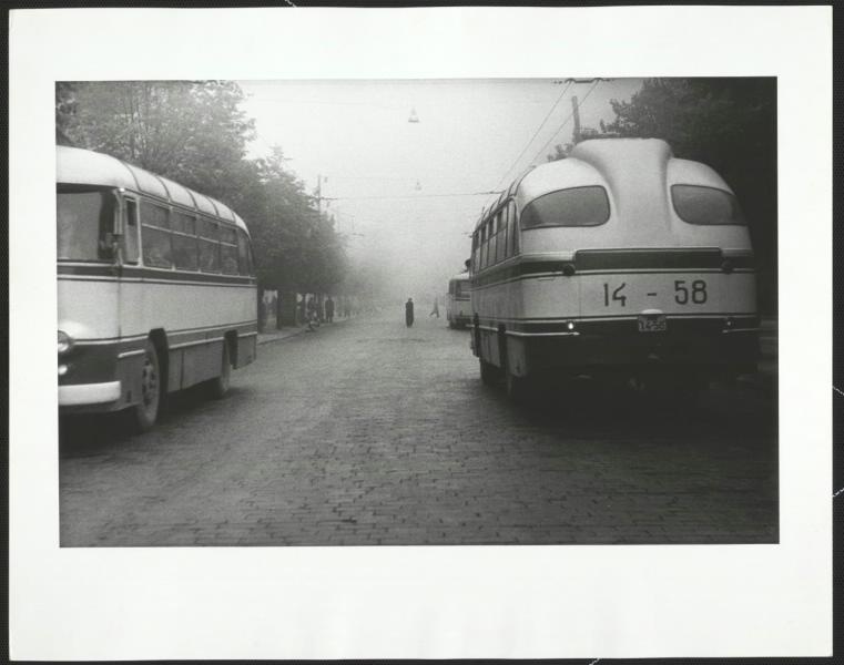 Автобус № 14 - 58, 1964 год, Литовская ССР, г. Вильнюс. Выставка «10 лучших фотографий Антанаса Суткуса» с этой фотографией.