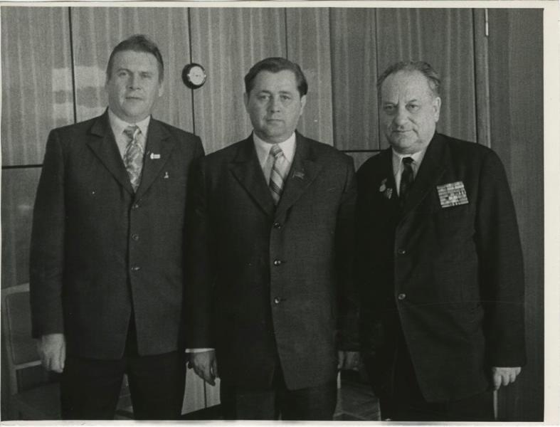 Виктор Темин и двое мужчин, 1 января 1980 - 31 января 1987