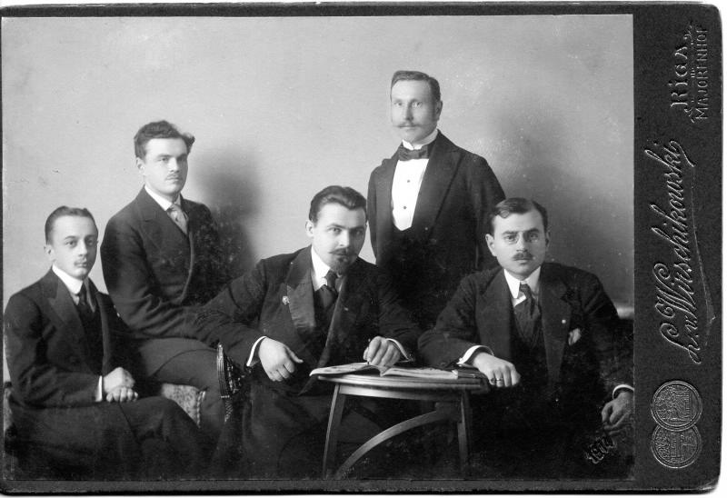 Мужской групповой портрет, 1914 год