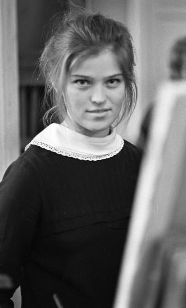 Портрет девушки, 1970-е. Выставка «Лучшие девушки Советского Союза» с этой фотографией.