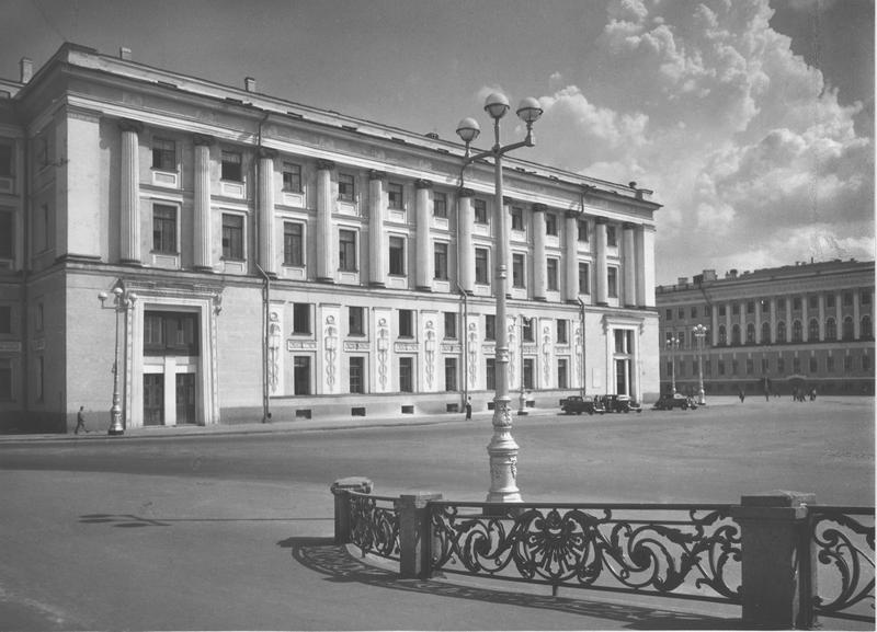 Вид на Главный штаб с торца, 1946 - 1949, г. Ленинград